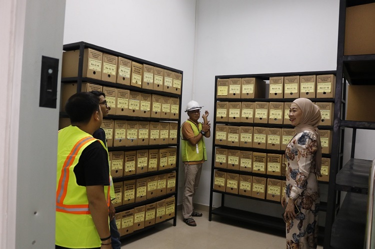 Jaga dan Selamatkan Khazanah Arsip, Dispusip Secara Berkala  Lakukan Fumigasi