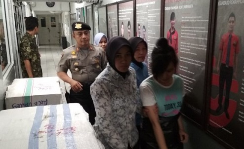 AJAIB, Dilempar Ibunya Dari Lantai 3, Bayi Perempuan Ini Selamat  Masih Hidup dan Sempat Nangis...