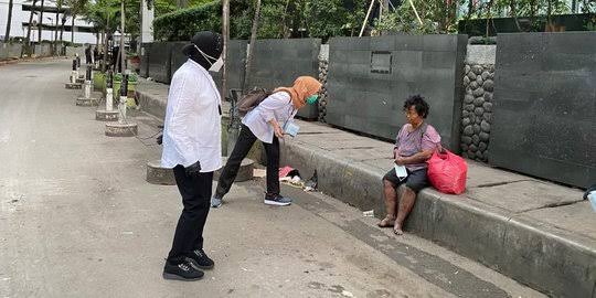 Sebut Mensos Risma Kecanduan Blusukan, Politisi Gerindra: harus Diperiksa, Jangan-jangan Gangguan 'Gila Pencitraan'