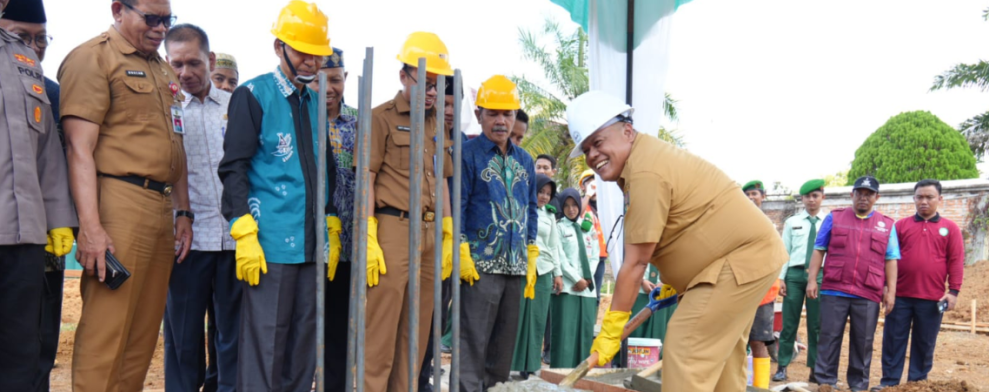 Peletakan Batu Pertama SMA Taruna Muhammadiyah Riau, Pemkab Kuansing Tegaskan Komitmen Majukan Pendidikan
