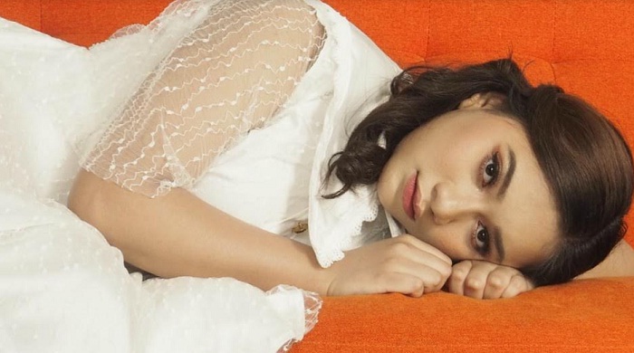 Adiba Cahya Angkat Konsep Minimalis Elegan di Videoklip Lagu 'Kesan di Matamu' Karya Chossypratama