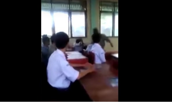 Tiba-tiba, Kemendikbud Sebut Video Pemukulan Siswa oleh Guru di Sekolah Hoax!