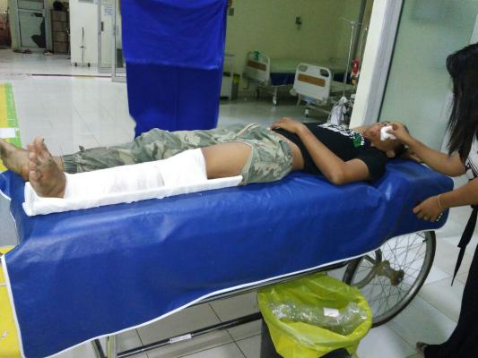 Mobil Pick Up Tabrak Tiang Listrik di Inhil, Anak Patah Kaki, Ayah Luka-luka