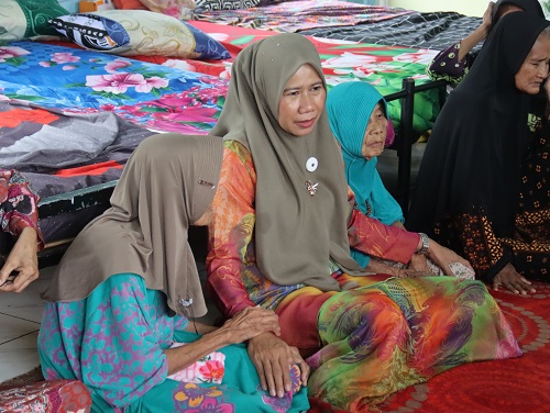 Menebar kasih di Bulan Suci,Wabup Yuliantini Sambangi Panti Pondok Bhakti Lansia