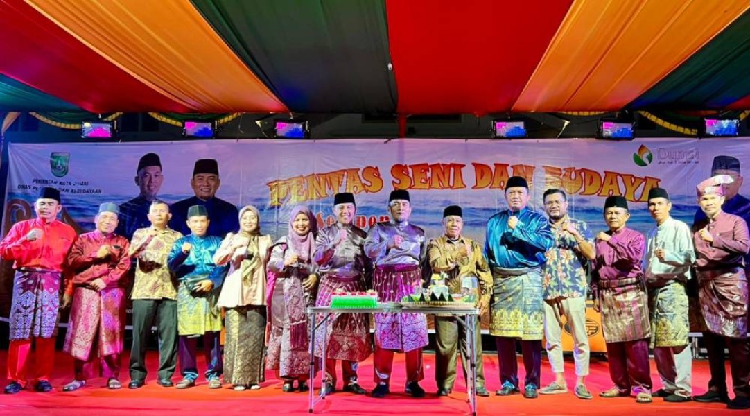Ratusan Warga Antusias Saksikan Pagelaran Seni Budaya Sempena Hari Jadi Kota Dumai dan Bukit Kapur