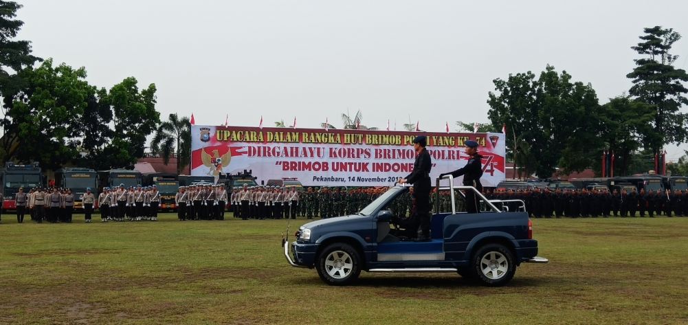 Wakapolda Riau Brigjen Pol Drs Sutrisno Yudi Hermawan Pimpin Upacara HUT Korps Brimob Polri Ke-74