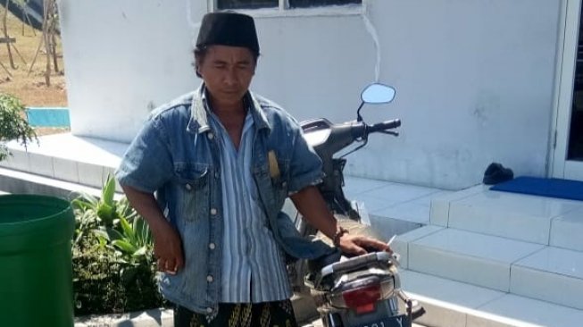 Naik Motor Pakai Sarung dan Peci, Pria Ini Nekat Terobos Jalan Tol, 'Saya Pengawal Bupati'
