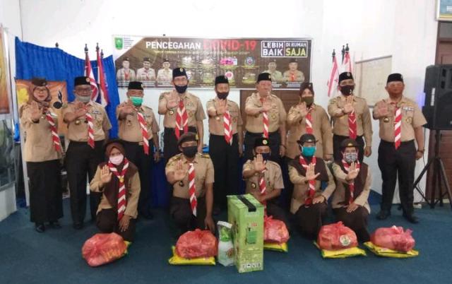 Kwarda Pramuka Riau Salurkan Sembako kepada 50 Anggota Kwarcab 0408 Rohul Terdampak Covid-19