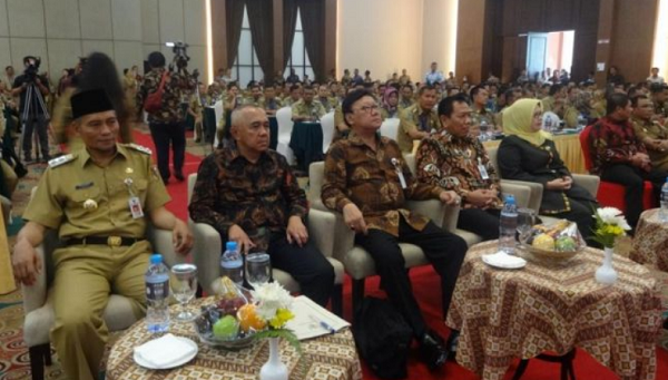 Buka Rakornas Camat Indonesia Wilayah Barat di Pekanbaru, Ini Pesan Mendagri