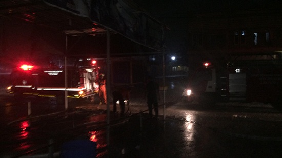 Disambar Petir, Lantai 2 Trinet Jalan Inpres Ludes Terbakar Malam Tadi