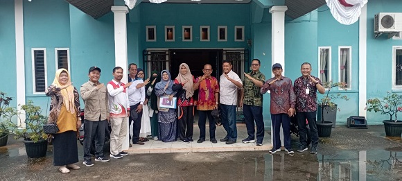 Guru Besar FISIP UNRI Fokus Riset di Bengkalis: Perkuat Petani Sawit Swadaya Lewat Model Kelembagaan Adaptif