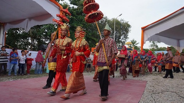 Buka Pekan Budaya Riau Kompleks, HM Harris: Ini Bukti Kekayaan Indonesia