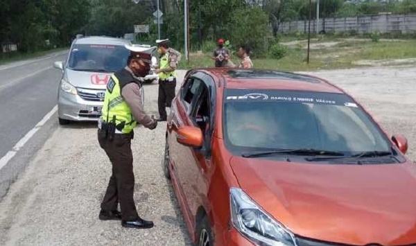 Langgar Aturan PSBB, Pengendara di Lintas Utara Rumbai Balik Arah