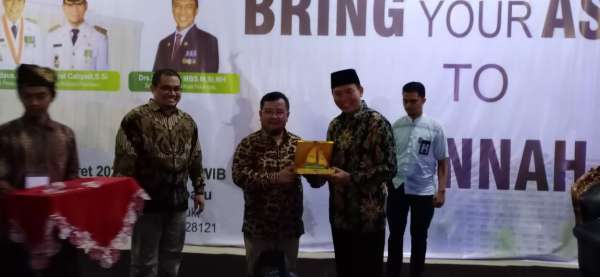 Global Waqf Nobatkan Wali Kota Pekanbaru Sebagai Duta Wakaf 