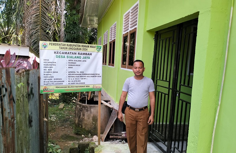 Rehab Ruang Pertemuan Desa Sialang Jaya-Rohul Selesai Dikerjakan