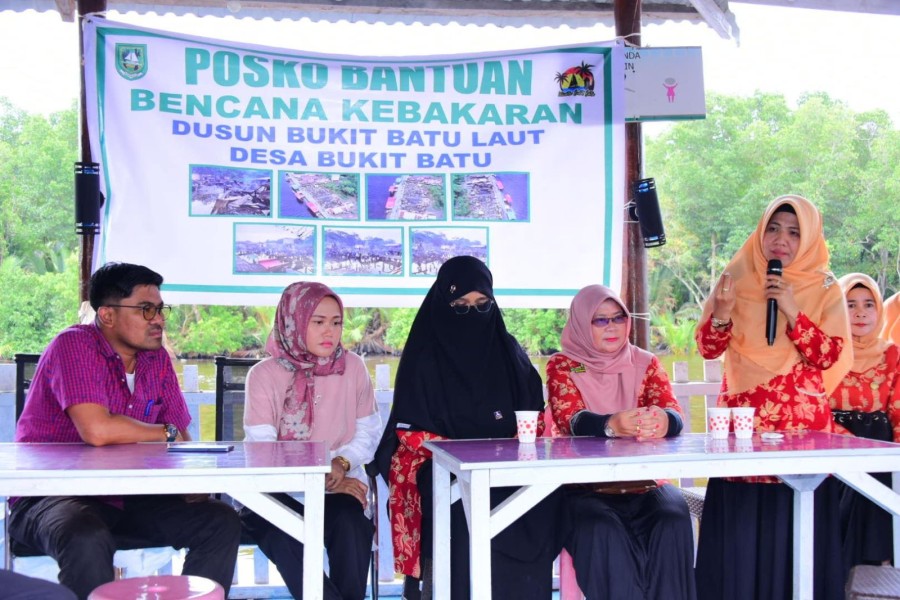 Ringankan Duka Korban Kebakaran, DWP Bengkalis Serahkan Bantuan Sosial