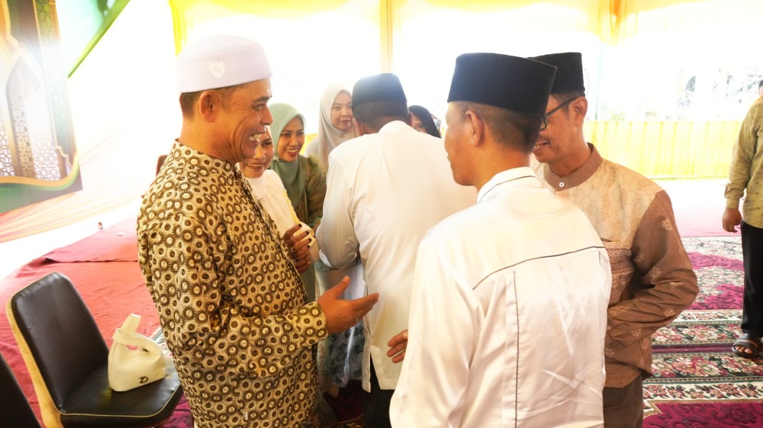 Silaturahmi Idul Fitri 1447 H, Bupati Inhil Sambut Masyarakat di Kediaman Dinas