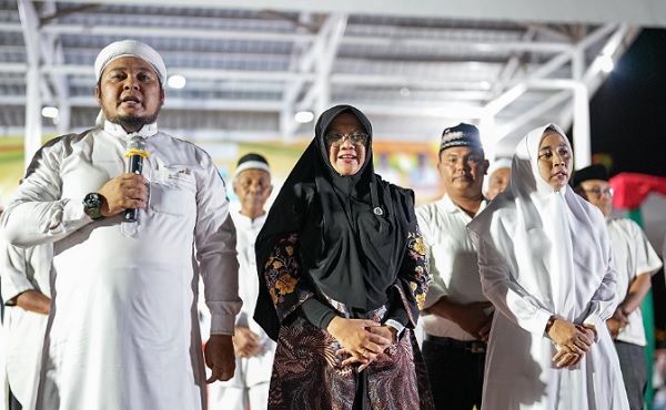 Bupati Afni Hadir di Malam Puncak Peringatan HUT ke 30 Kecamatan Minas