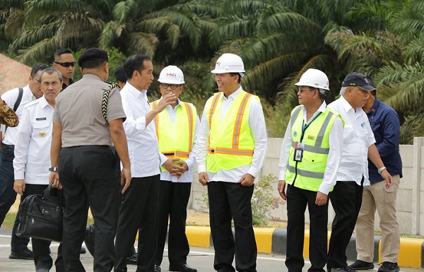 Dampingi Presiden Joko Widodo dan Gubernur Riau Tinjau Tol Pekanbaru- Duimai, Wali Kota: Pekanbaru Akan Lebih Cepat Tumbuh