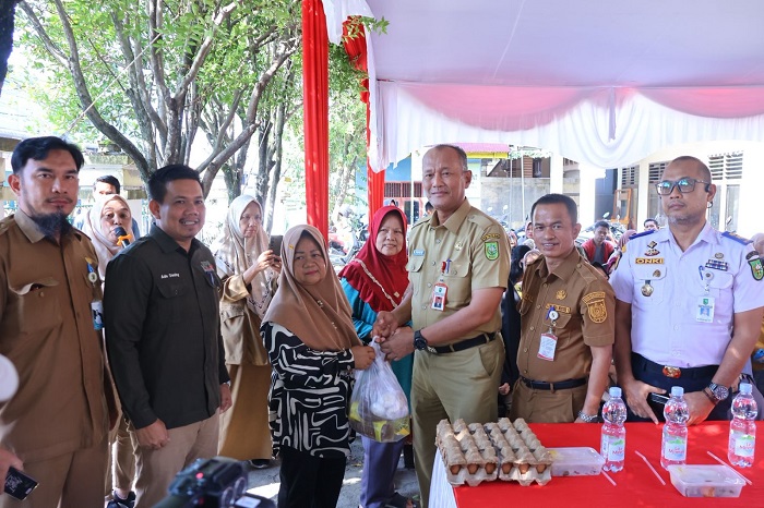 PT Riau Pangan Bertuah  dan Pemko Pekanbaru Gelar Pasar Murah di Tangkerang Tengah