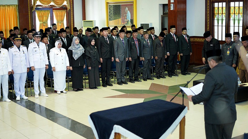 Alfedri Lantik 136 Pejabat Baru, Budhi Yuwono Jadi Kepala Bappedalitbang