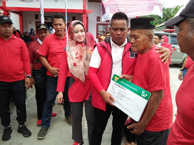 Perdana, Bupati Pelalawan Luncurkan Program Pelayanan Kesehatan Bergerak di Bagan Limau Ukui