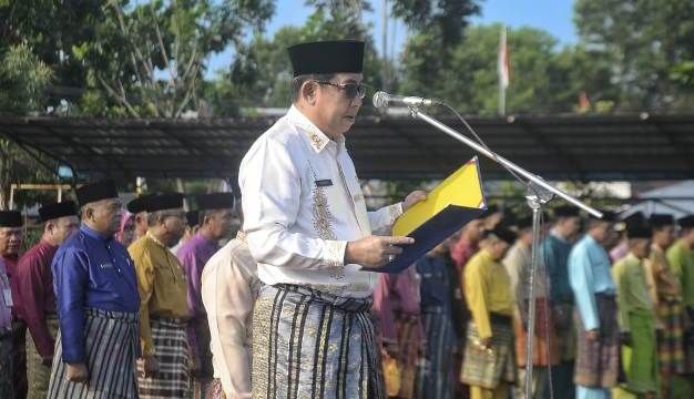 Rayakan HUT Meranti, Sekda Minta OPD Bersihkan Lingkungan Kantor