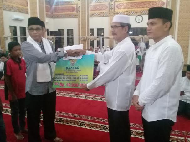 Safari Ramadhan, Pemkab dan Baznas Rohul Serahkan Bantuan ke Anak Yatim di Kecamatan Ujungbatu