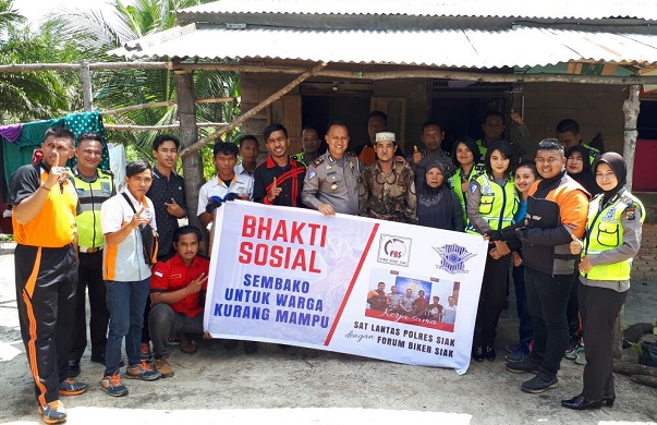 Keluarga Rambo Terima Bantuan dari Polres dan Komunitas Bikers Siak