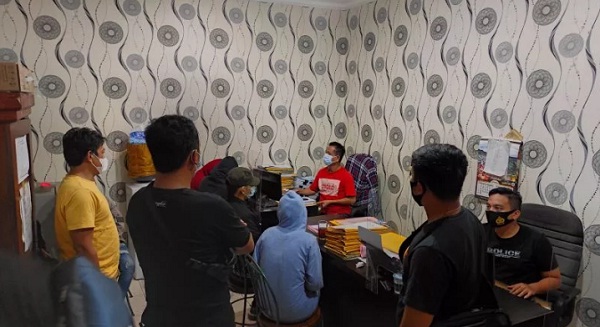Polisi Amankan Dua Artis di Kamar Hotel Diduga Terlibat Prositusi, Inisialnya ST dan MA, Ayo tebak Siapa?