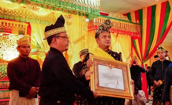 Kapolres Siak Resmi Sandang Gelar Kehormatan Datuk Wira Setia Alam