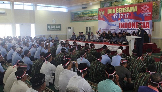 Lanud Rsn dan Warga Doa Bersama untuk Indonesia