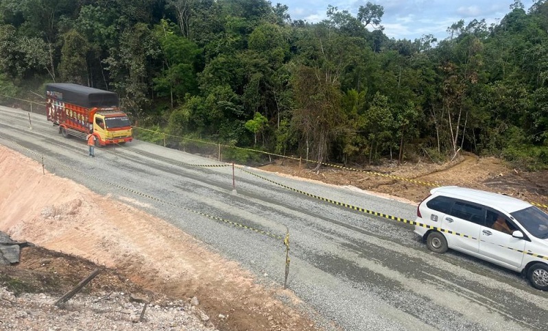 Pasca Perbaikan, Jalan Lintas Riau-Sumbar di Tanjung Alai Kampar Mulai Diuji Coba