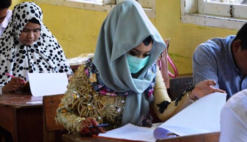 Lagi Resepsi Pernikahan, Mempelai Wanita Ini Bela-belain Ikut Tes Calon Pegawai