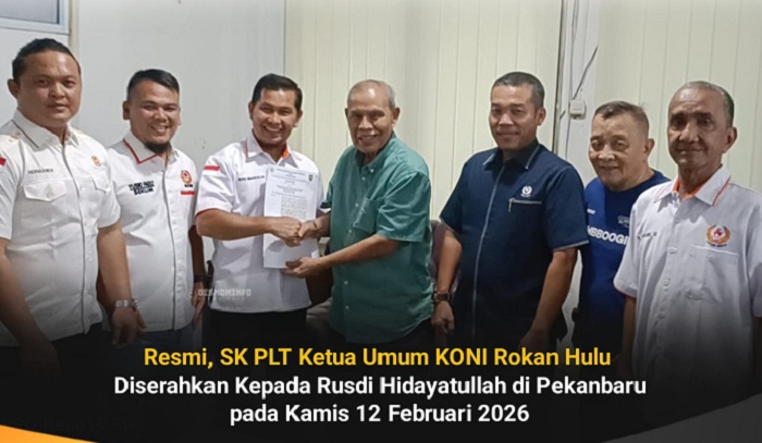 KONI Riau Serahkan SK Plt.  KONI Rohul kepada Rusdi Hidayatullah