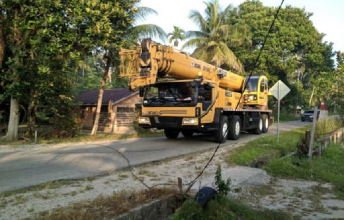 Diduga Gegara Alat Berat PT EMP Kalila Bentu Masuk, Sejumlah Jaringan Listrik di Pangkalan Baru Putus