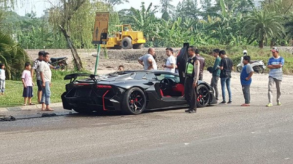 Waduh! Lamborghini Miliknya Terbakar, Raffi Ahmad Ngaku Rugi Miliaran Rupiah
