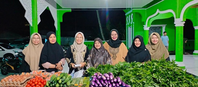 Jum’at Berkah, DWP Unit Disbun Sedekah Sayur di Masjid Al-Isti’da