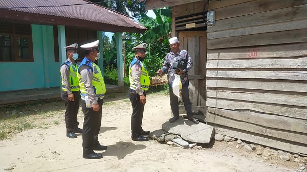 Satlantas Polres Rohul Gelar Jumat Barokah