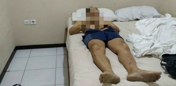 KASIHAN...10 Menit  Berhubungan Badan, Yohanes Sesak Nafas dan 'Terkapar'  Dipelukan Selingkuhannya