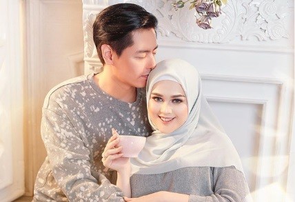 Minta PlayStation pada Cut Meyriska, Roger Danuarta Dihadiahi Kehamilan 7 Minggu, ''YA Allah...Istri Gue Hamil Guys''