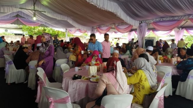 Kacau! Gegara Lockdown Saat Hadiri Pesta Pernikahan, 35 Hari Tamu Terjebak di Rumah Pengantin Wanita, Hanya Diberi Makan Sekali Sehari