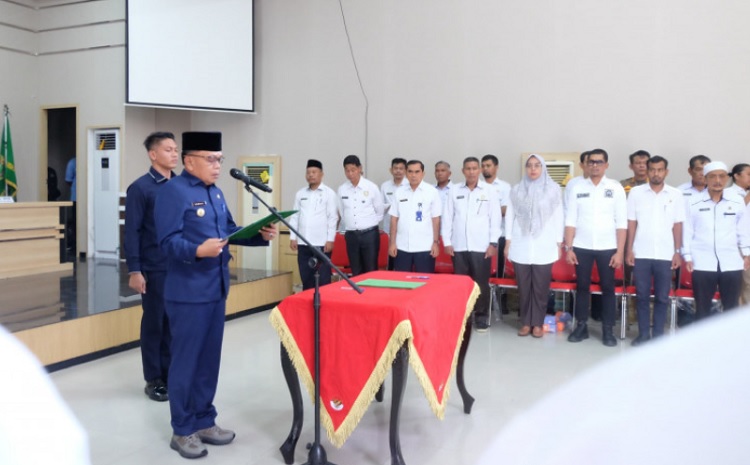 Asmar Lantik 9 Pejabat Administrator dan Pengawas