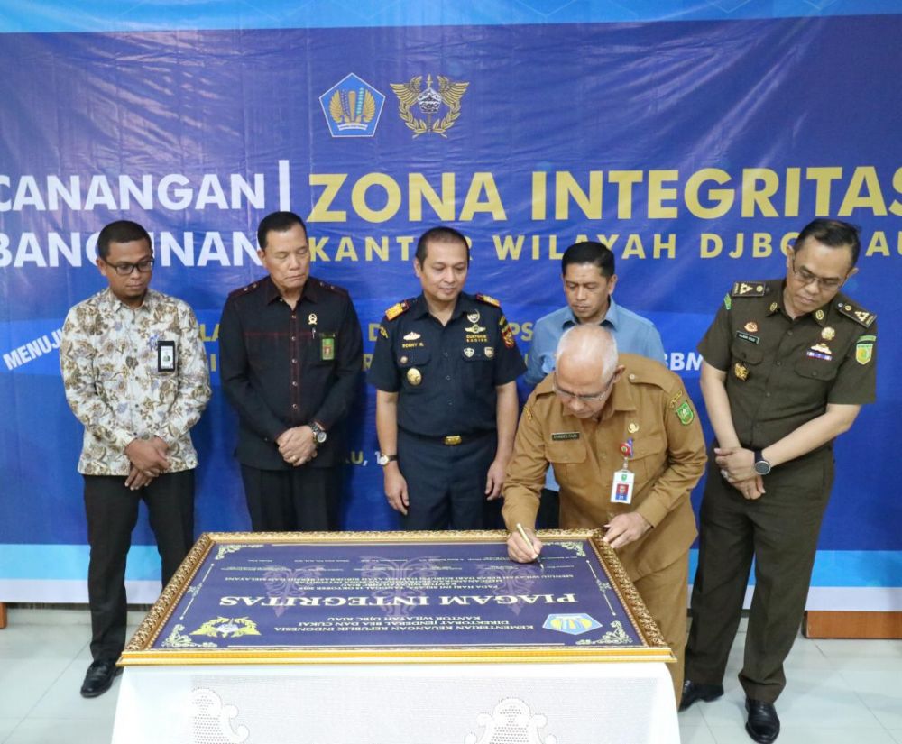 Kanwil Dirjen Bea Cukai Riau Canangkan Zona Integritas