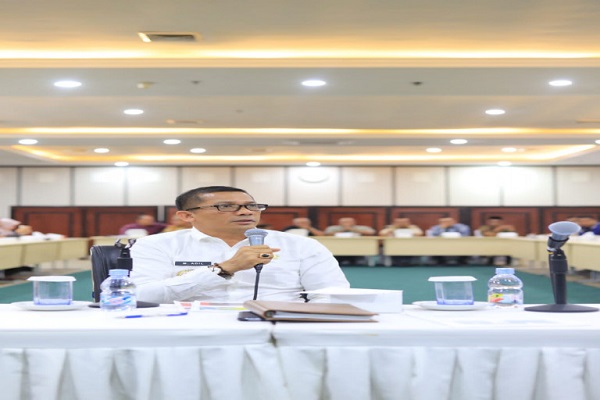Ungkap Tantangan Jokowi Tuntaskan Kemiskinan Ekstrem Hingga 0 Persen, Bupati Adil Datangi Kemendes PDTT