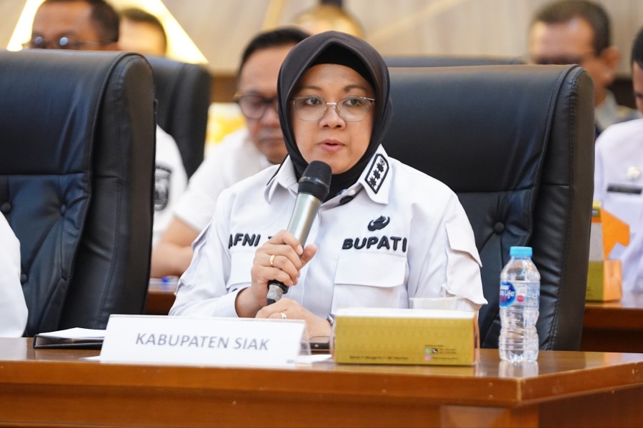 Pecat 10 ASN Mangkir, Pemkab Siak Juga Awarding 14 ASN Hebat 2026