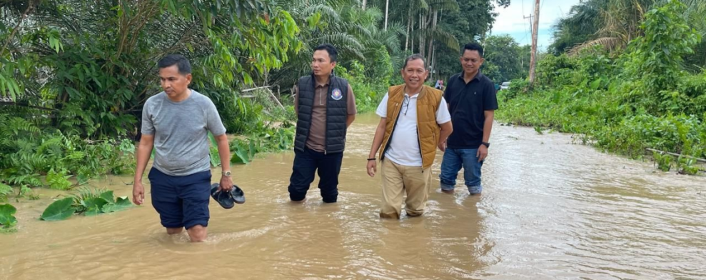 Atas Instruksi Bupati, Asisten III Tinjau Lokasi Banjir di Pangean