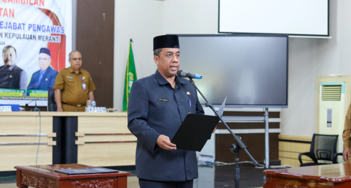 Pjs Bupati Roni Rakhmat Lantik 5 Pejabat di Lingkungan Pemkab Kepulauan Meranti