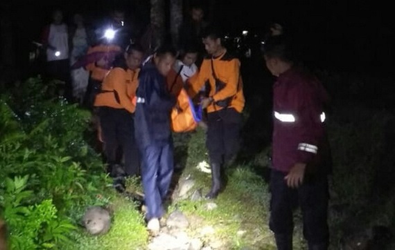 Tiga  Bocah Tewas Tertimbun Longsor di Parik Malintang Padang Pariaman