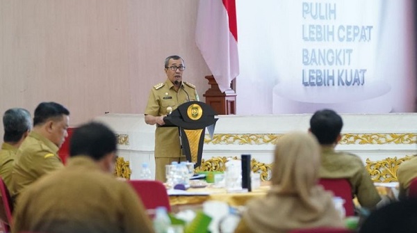 Syamsuar Sebut Jumlah Orang Miskin di Riau Menurun Tahun lalu